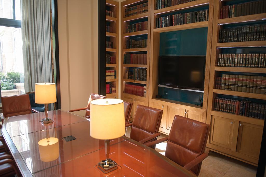 Crystal Quarters Corporate Housing At The Gramercy Arlington Bilik gambar